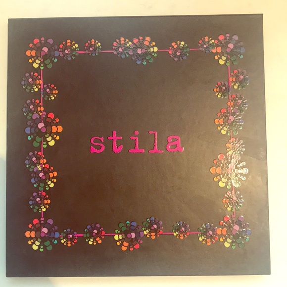 Stila Eye Shadow Palette - Picture 1 of 3